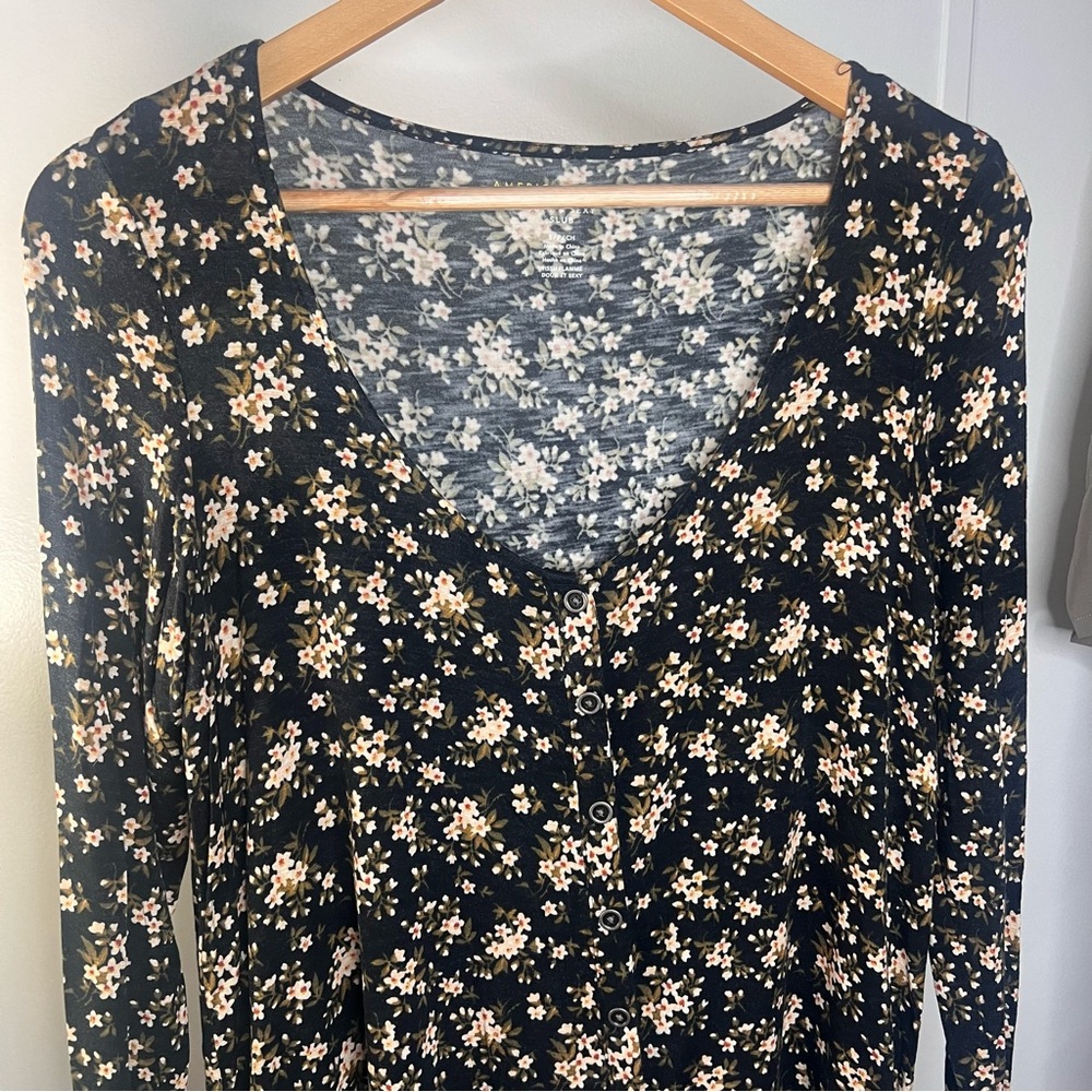 American Eagle Soft & Sexy Floral Long sleeve